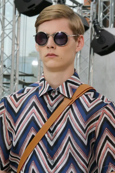 Look 56